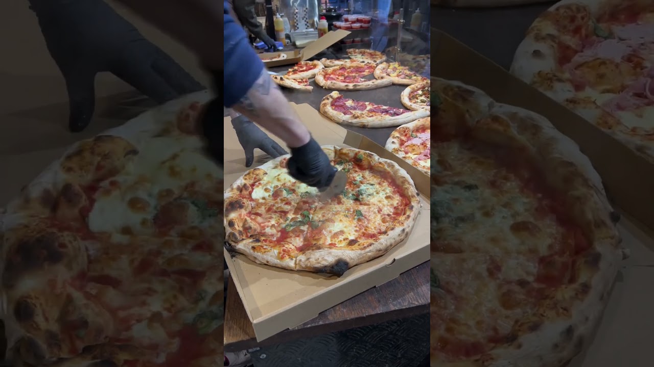 pizza packing 🤤 #pizza #pizzalover #pizzasmr #pizzahut #foodie #food #viralvideo #asmr