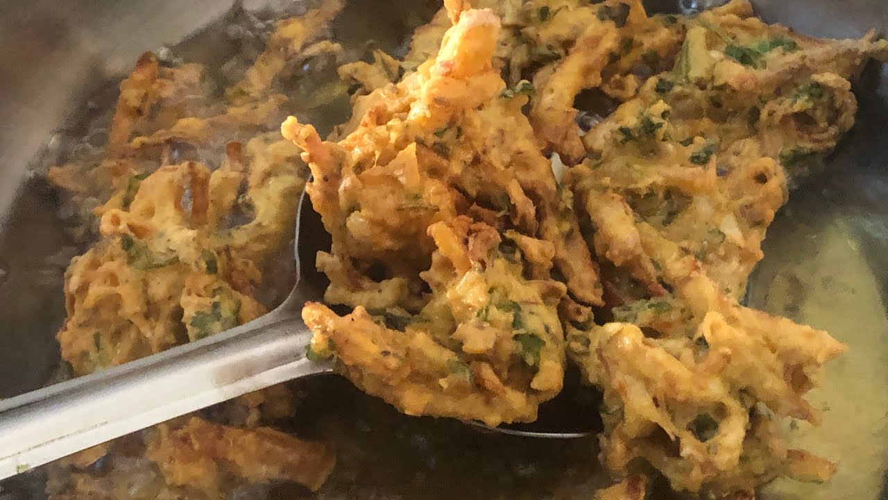 Crispy aloo Laccha pakora | Cook with Nouri Muhammad