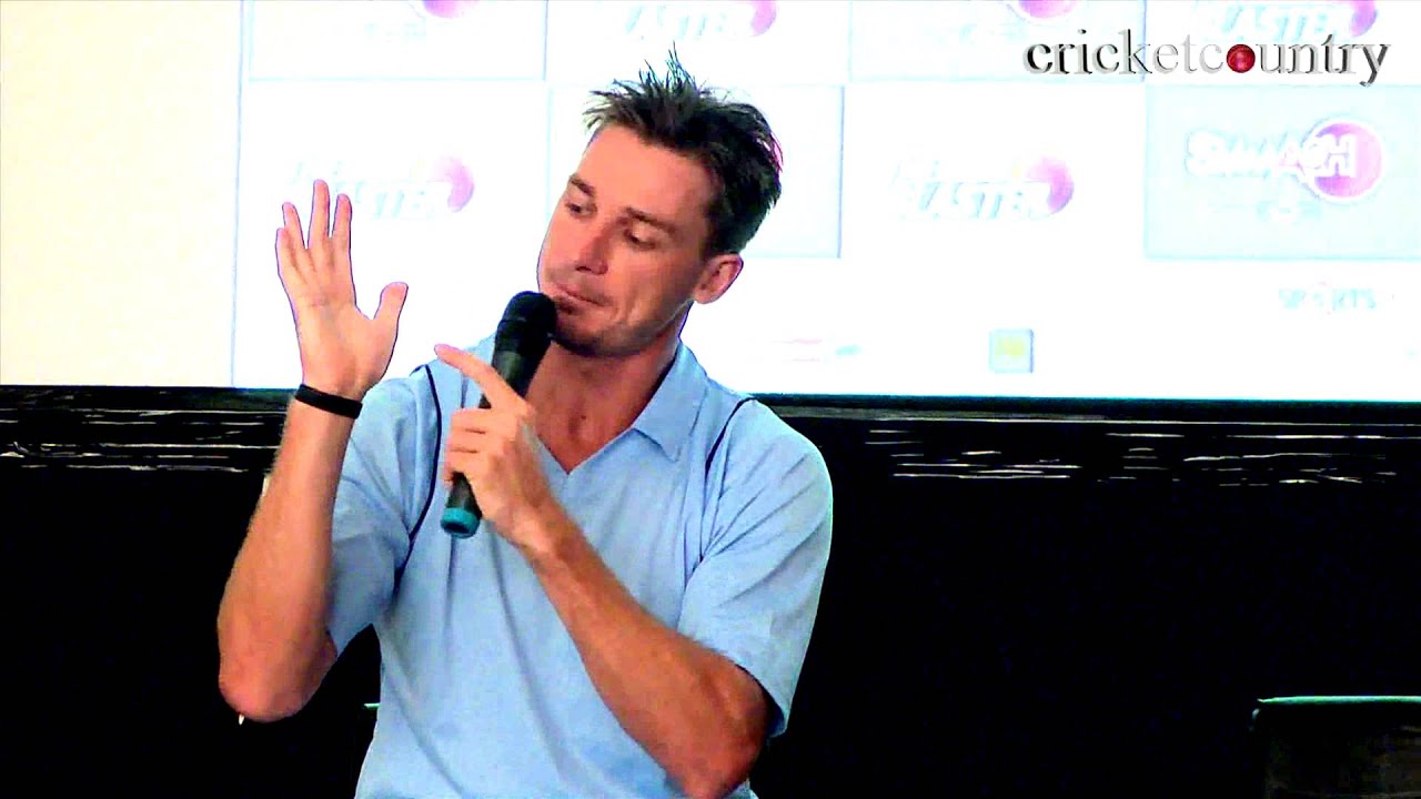 Dale Steyn explains how to swing the ball at great pace
