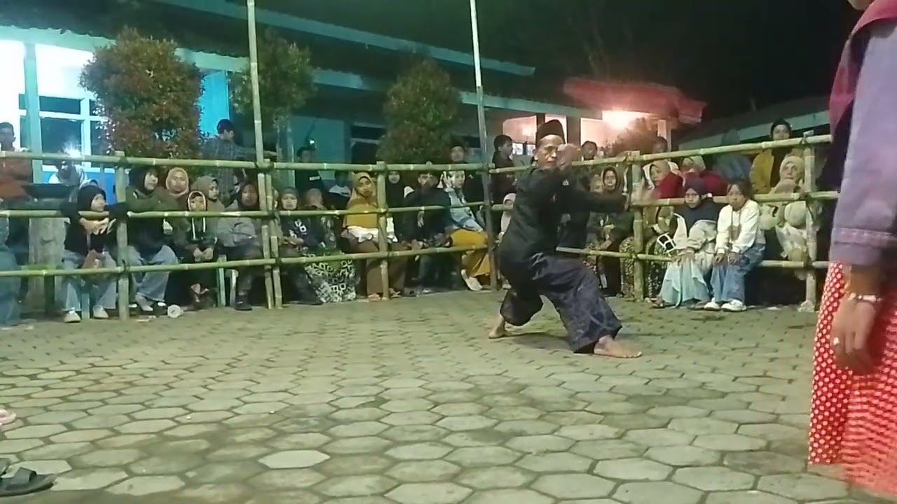 SENI pencaksilat Rukun Santoso|| kembangan dari bapak siari undangan di ringinsari