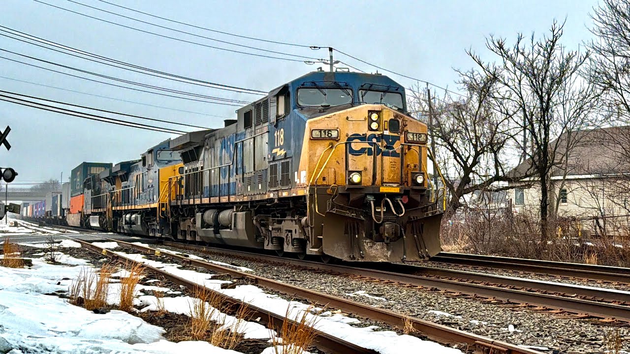 CSX 118 YN2 AC4400CW Leads Slow CSX I157 Intermodal Train in South Plainfield, NJ 2/17/26