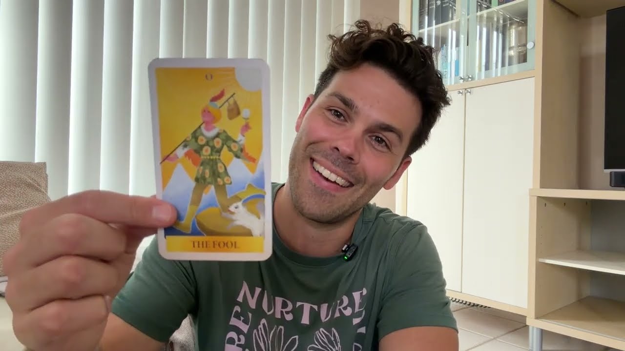 THE FOOL: Tarot card meaning 