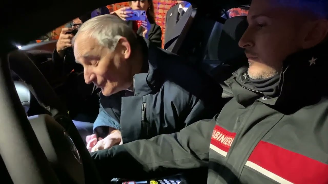 Zuppi: gli auguri di Natale alle Forze dell'ordine