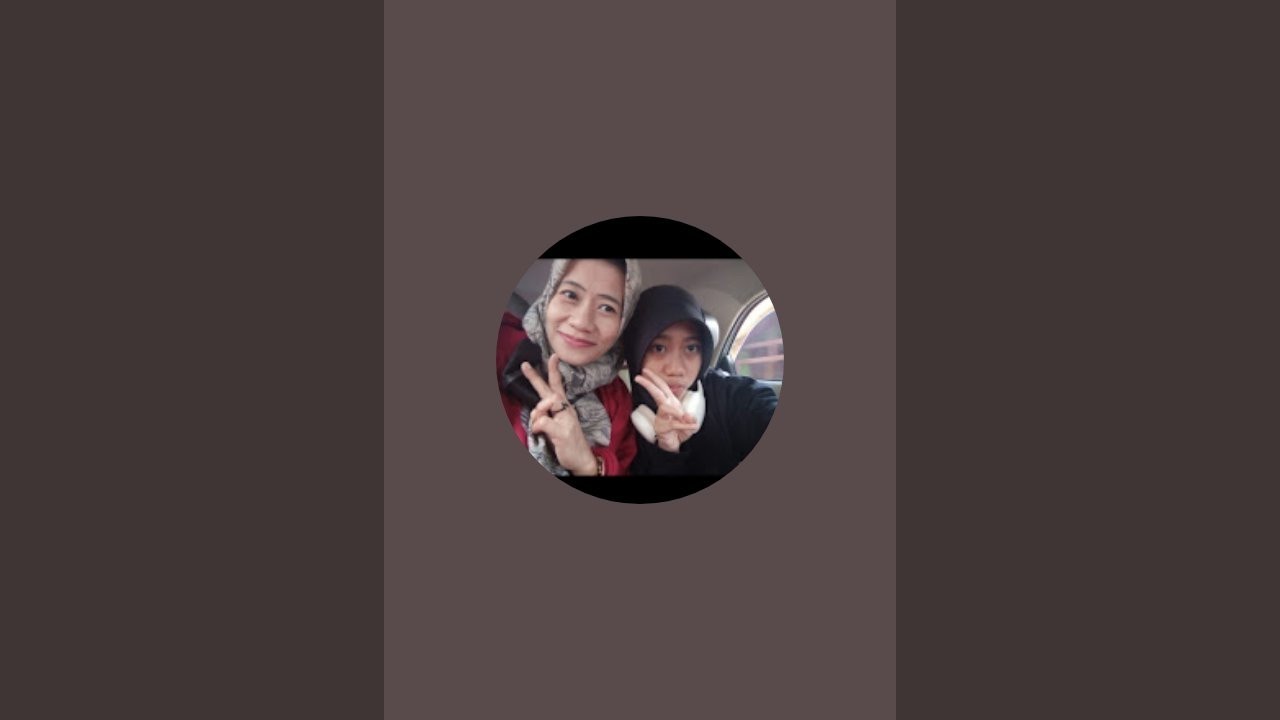 Pengasuh Kucing sedang live sekarang!