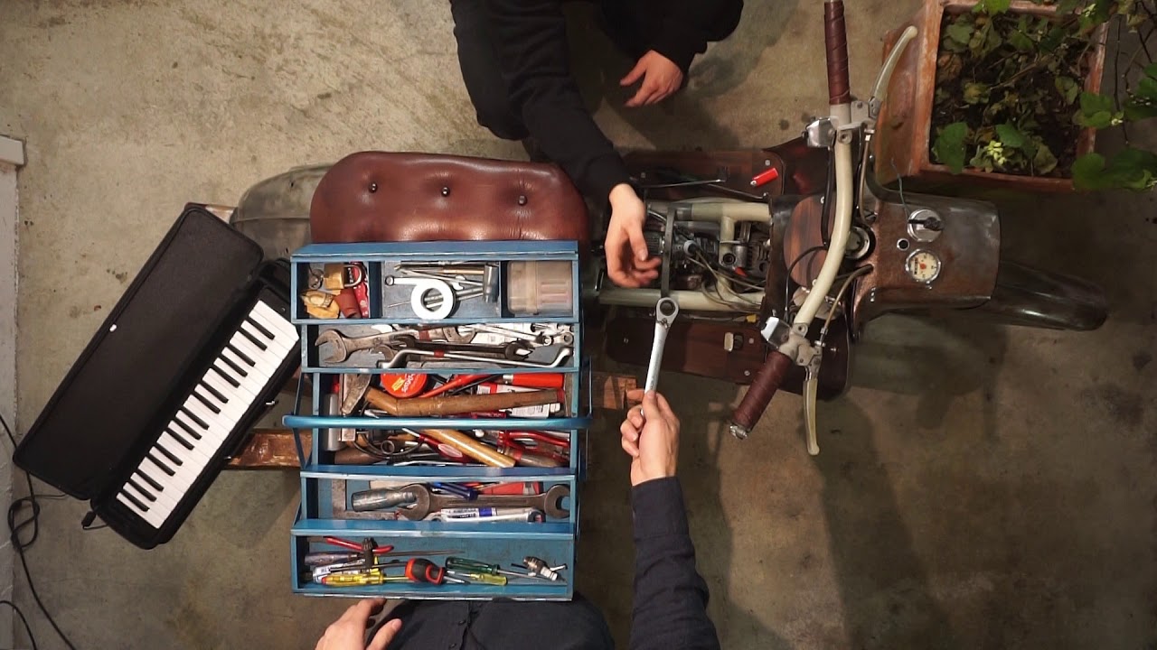 Music meets Moped - Jonas Hipper Music feat. Manne the Beast