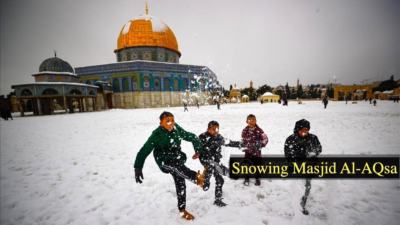 Snowing -    Al Aqsa Mosque SnowFall ☃️  during Friday Adhan |مباشر من المسجد الاقصی المبارک