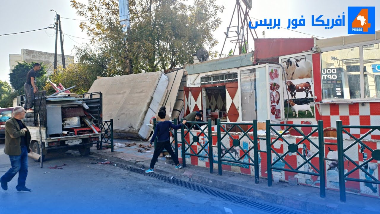 فاس: حملة تحرير الملك العام تصل الى  شوارع بن دباب