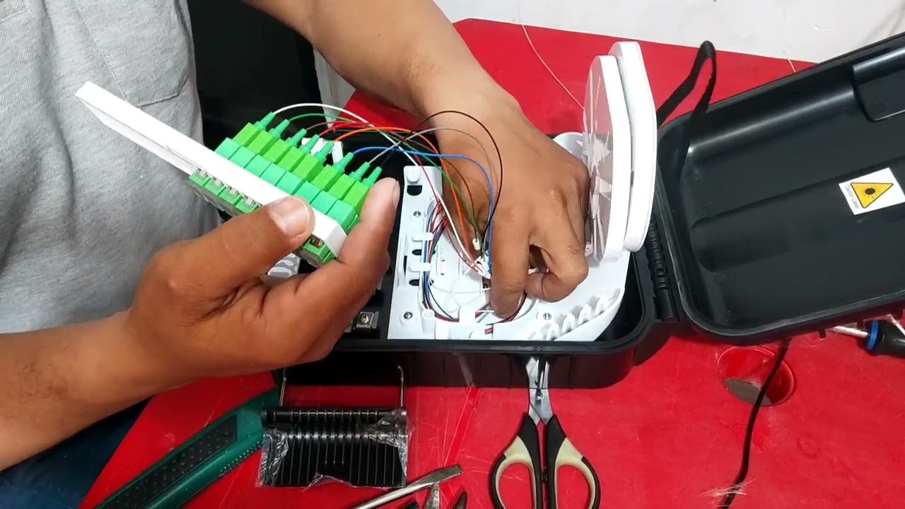 ‼️🌍Como se arma una caja. de distribución NAP. FTTH. con cable en sangría. (Fibra óptica)‼️🌍