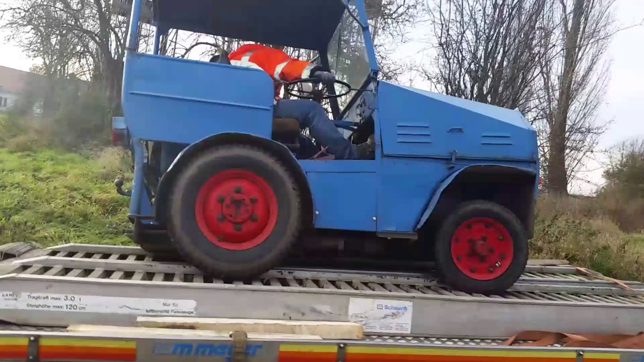 Pomßen schlepper aufladen geht Schief dann ab zur robur bus bergung