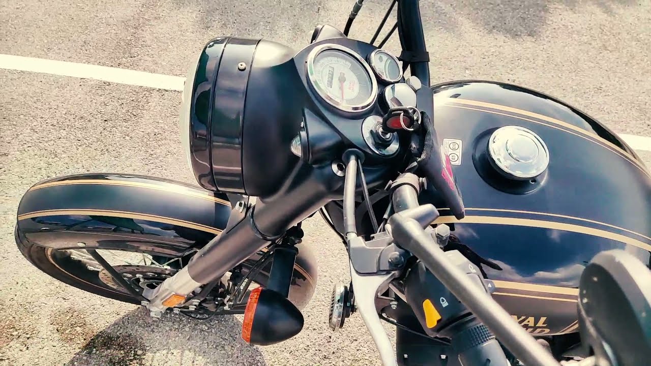 Royal Enfield Classic 500 Tribute Black. Some thoughts about it. Walk around, comments, start up.