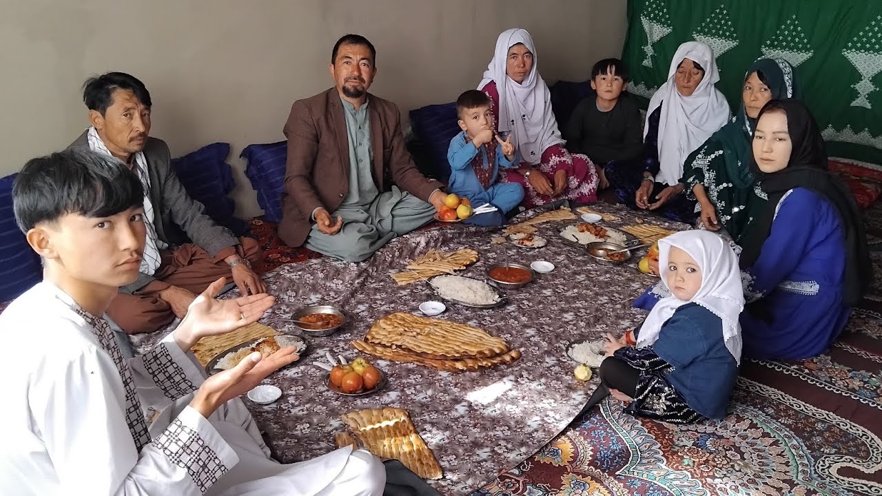 پذیرایی ساده ولی با صمیمیت از چهره های شناخته شده 
