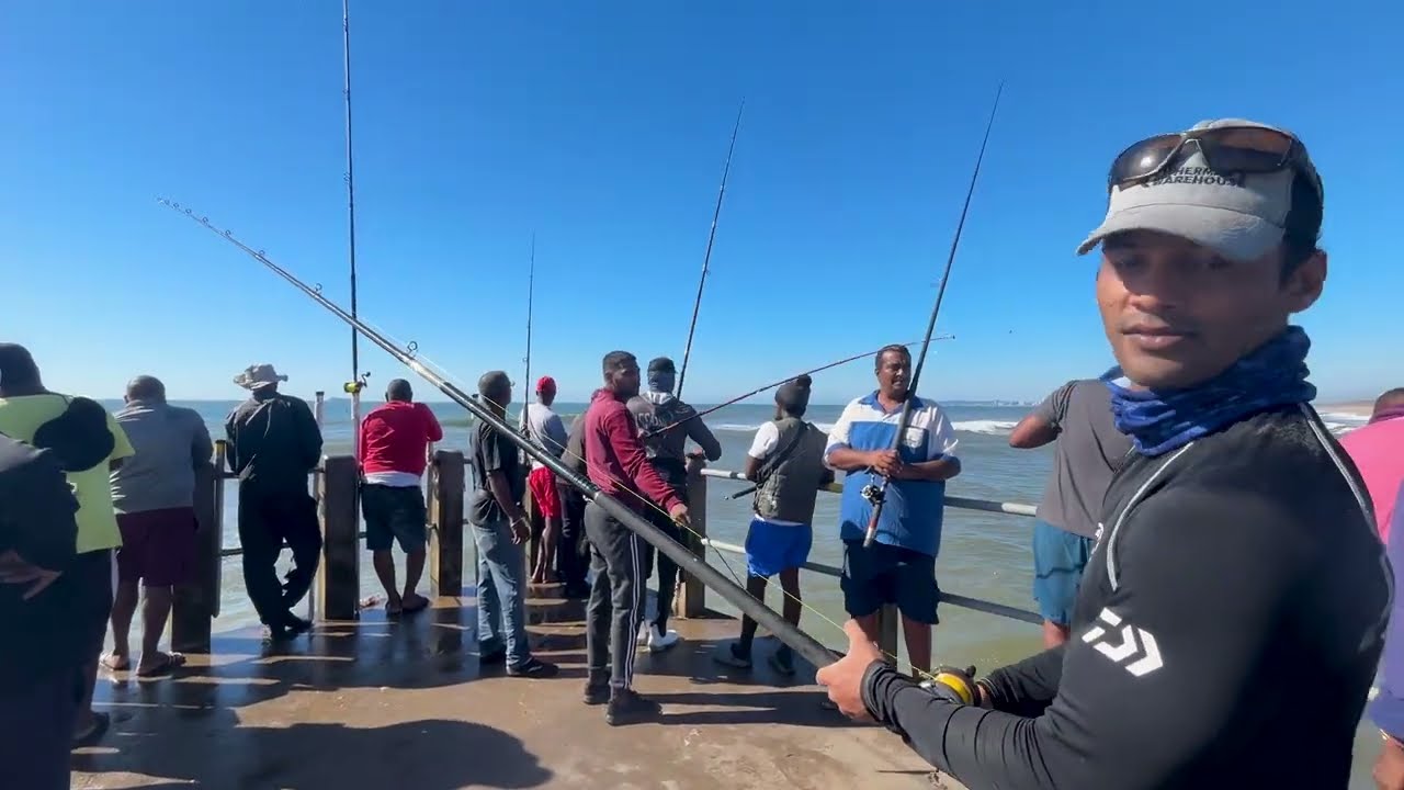 Thousands of fisherman watch us catch big fish | fishing Durban