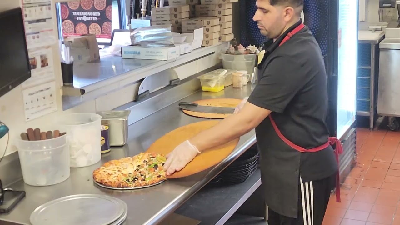 ROUND TABLE PIZZA  #usa #pizza #food #fastfood #pizzalover #italianfood #pizzafood #pizzatime #Lodi