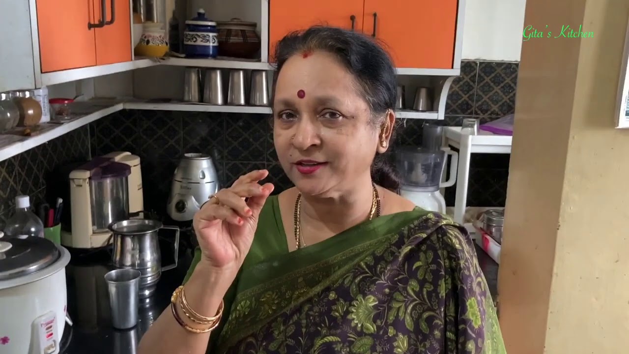 South Indian Veg lunch !!     Lauki/Bottlegourd/Surakai Morkootu & Brinjal Puli Kuzhambu!