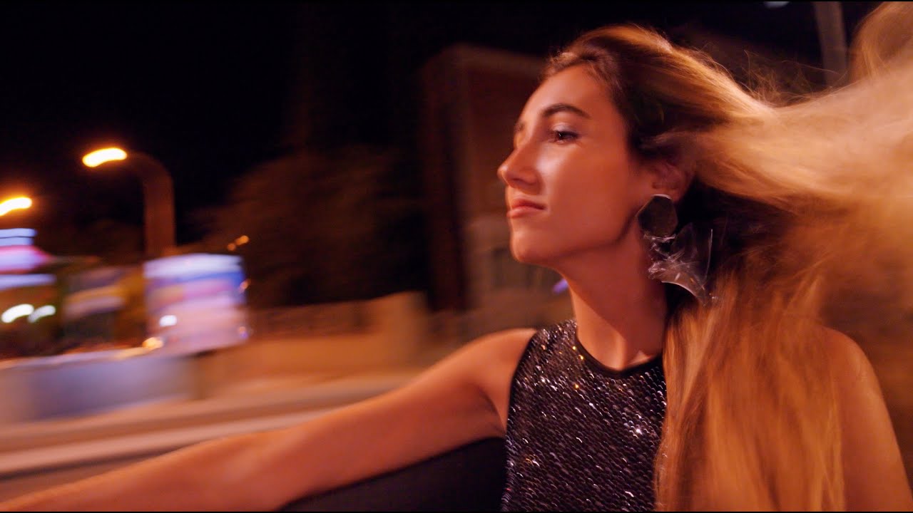 Mercedes Cañas - No quiero fluir (Videoclip Oficial)