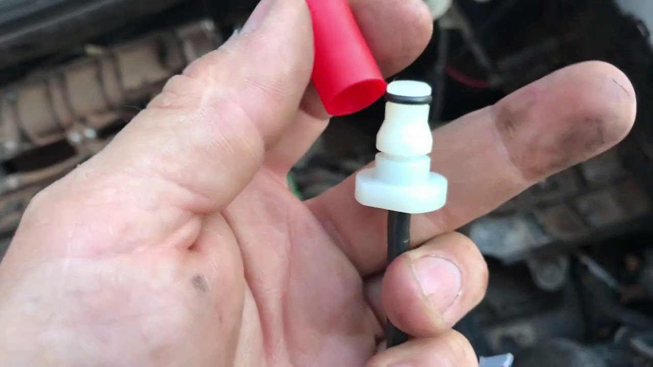 Fiquei sem Embreagem na Rua! O Pedal Afundou! | Porque Vazou Fluido de Freio e a Troca da Peça...