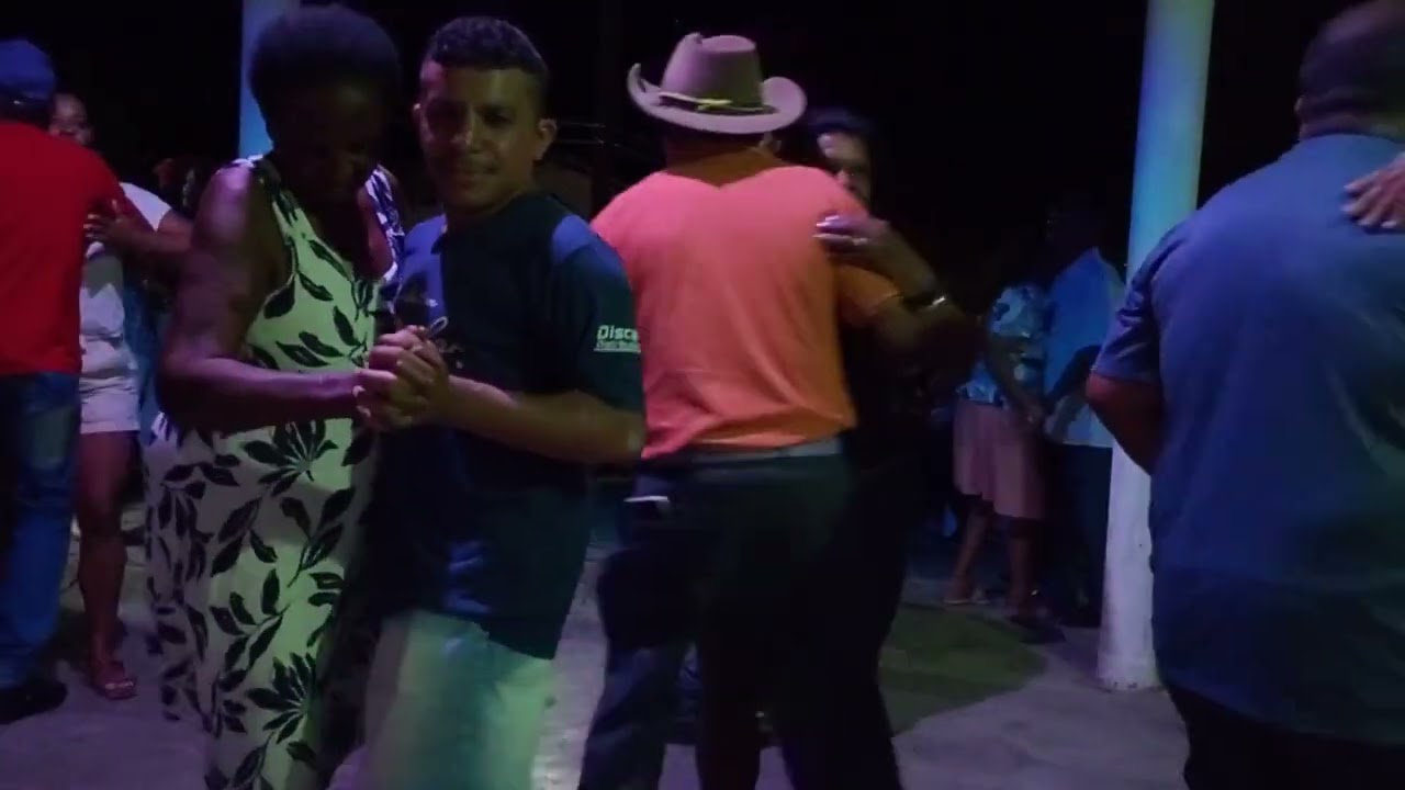 Chico Cearense animando o forró Gabriel Clube em Novo Oriente do Piauí dia 07/03/2026