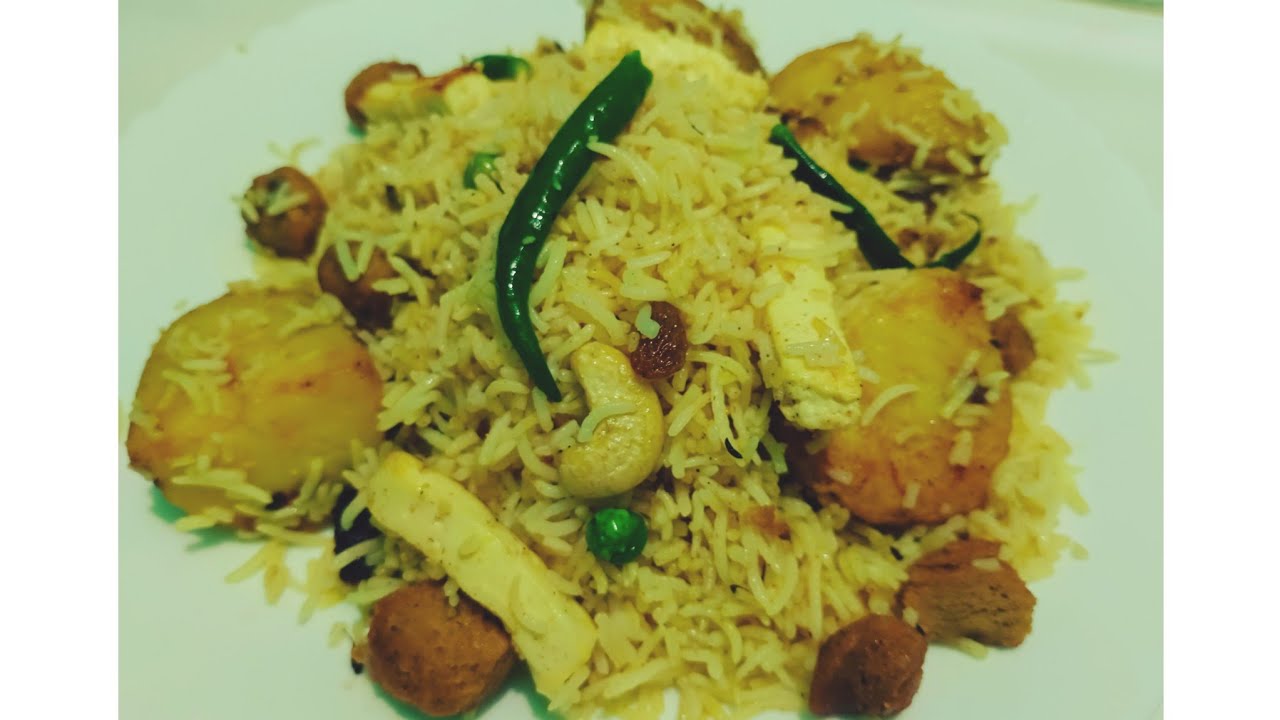 শুধু চাল, আলু, সোয়াবিন আর পনির দিয়ে দুর্দান্ত স্বাদের নিরামিষ এই রান্না করে সবার মন ভরিয়ে দাও 🍚🍲