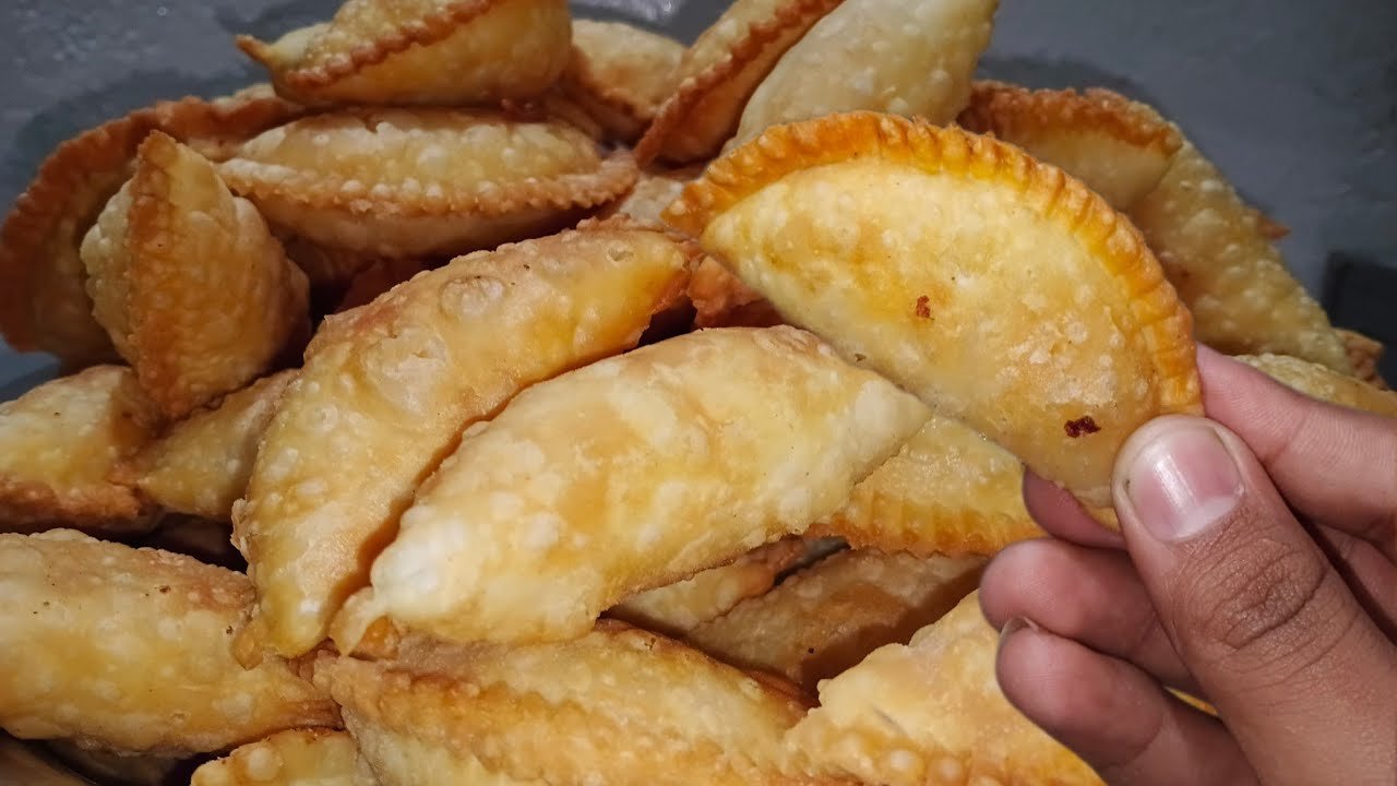 मावा गाजिया घर के खोये से बनाए | Mawa Gujiya Recipe |   Khoya Karanji Recipe | #festival #mawa 