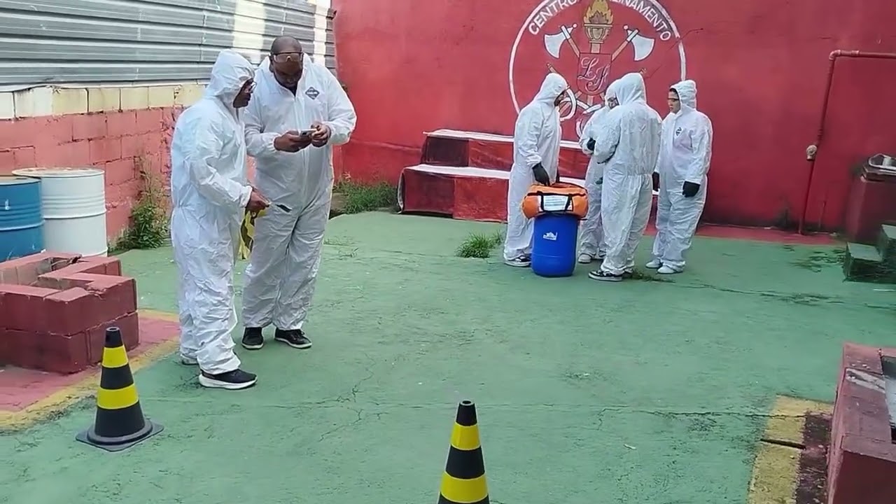 CURSO DE PRODUTOS PERIGOSOS/ BOMBEIRO CIVIL EM BARUERI.