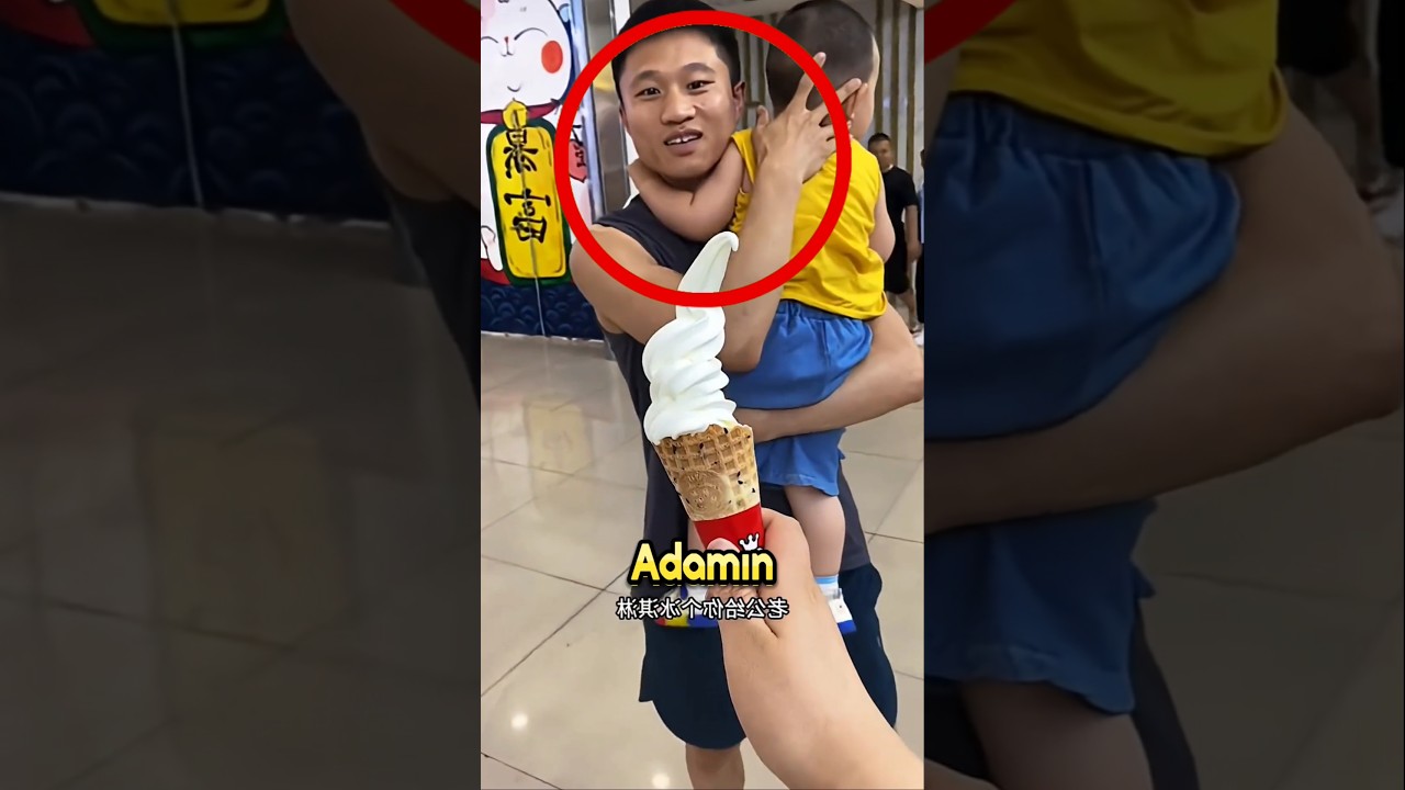 Kızından Saklanarak Gizlice Dondurma Yiyor
