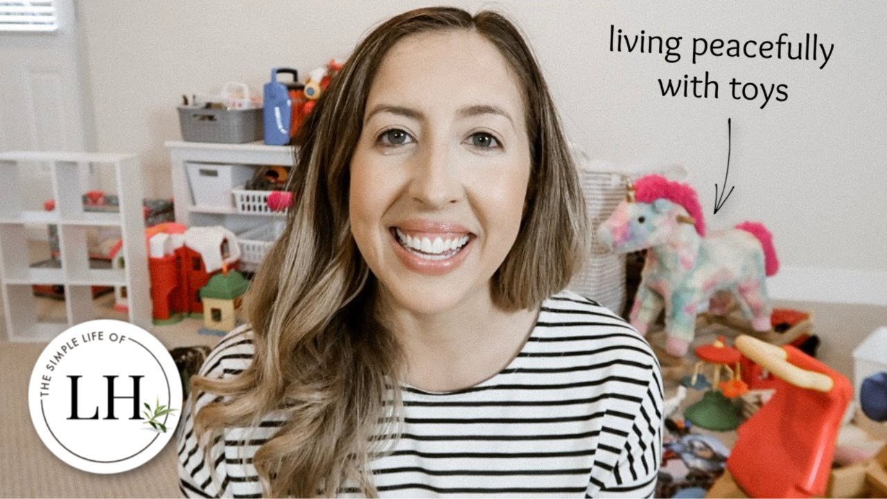 Minimalism Journey TOY DECLUTTER | Dealing with Gifts & Why Less Toys = Better Play