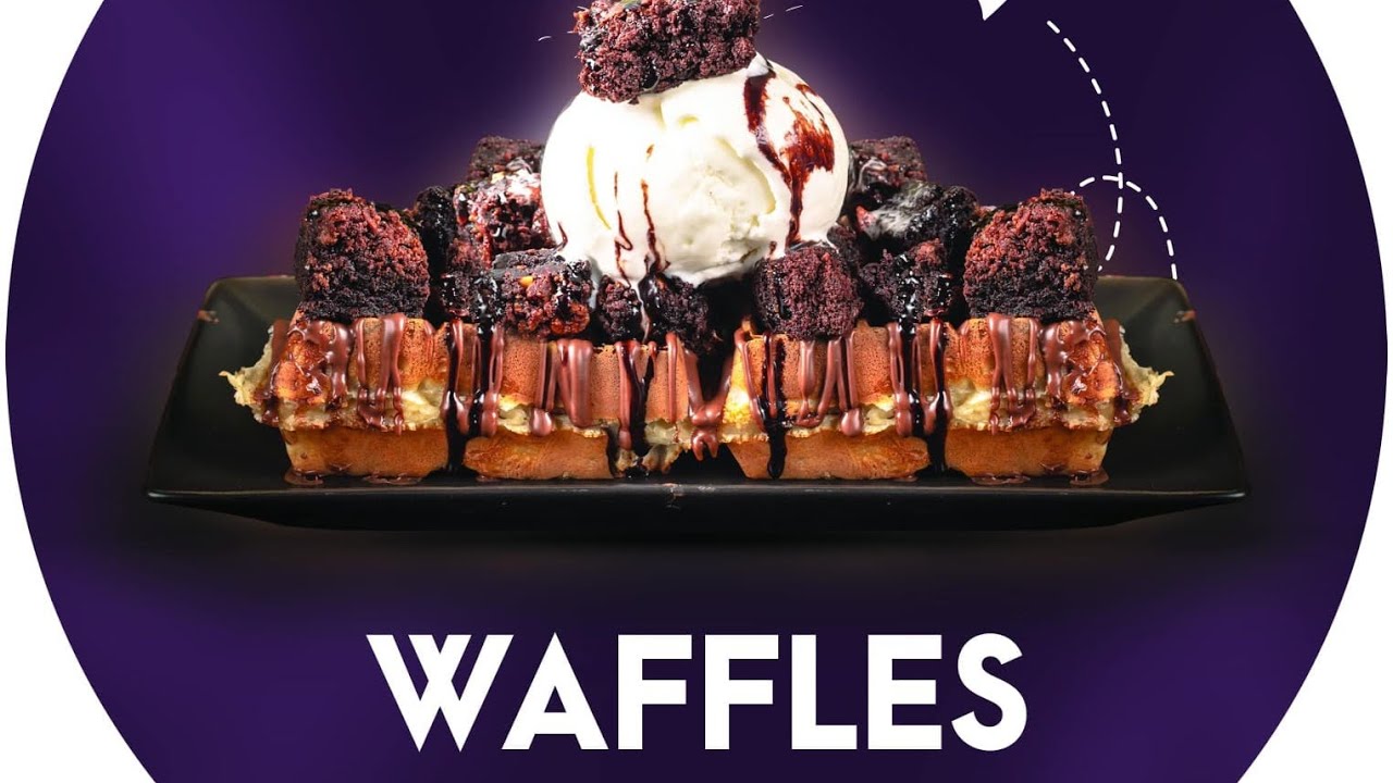 Waffle bar at charminar chorangi karachi | Waffle making | Waffle bar honest review #waffle #waffles