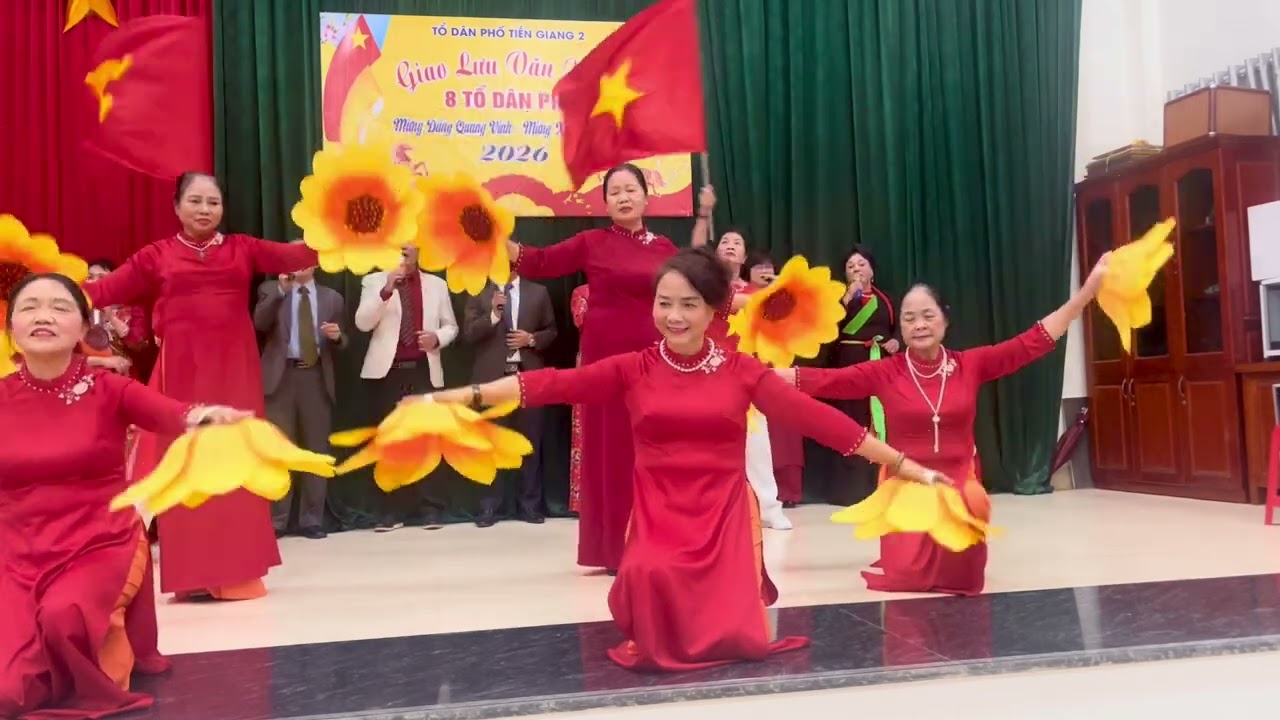 Mai nguyễn -Đảng đãcho  ta một mùa xuân CLBTiee f giang 2phường BG-BN