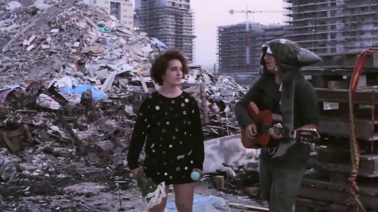 ▶ L'Officina Della Camomilla - Dai Graffiti Del Mercato Comunale