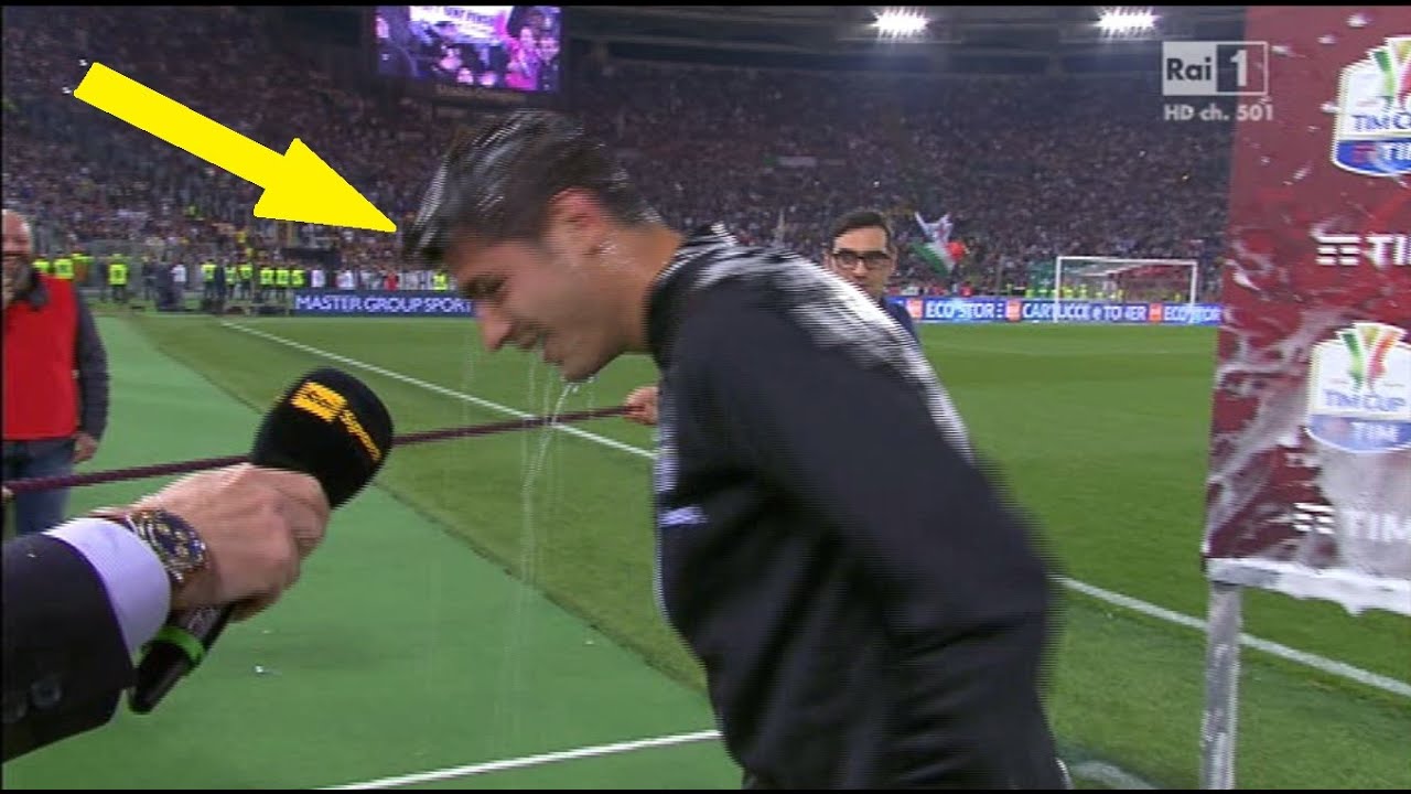 Morata si commuove durante l'intervista e Zaza gli fa lo shampoo