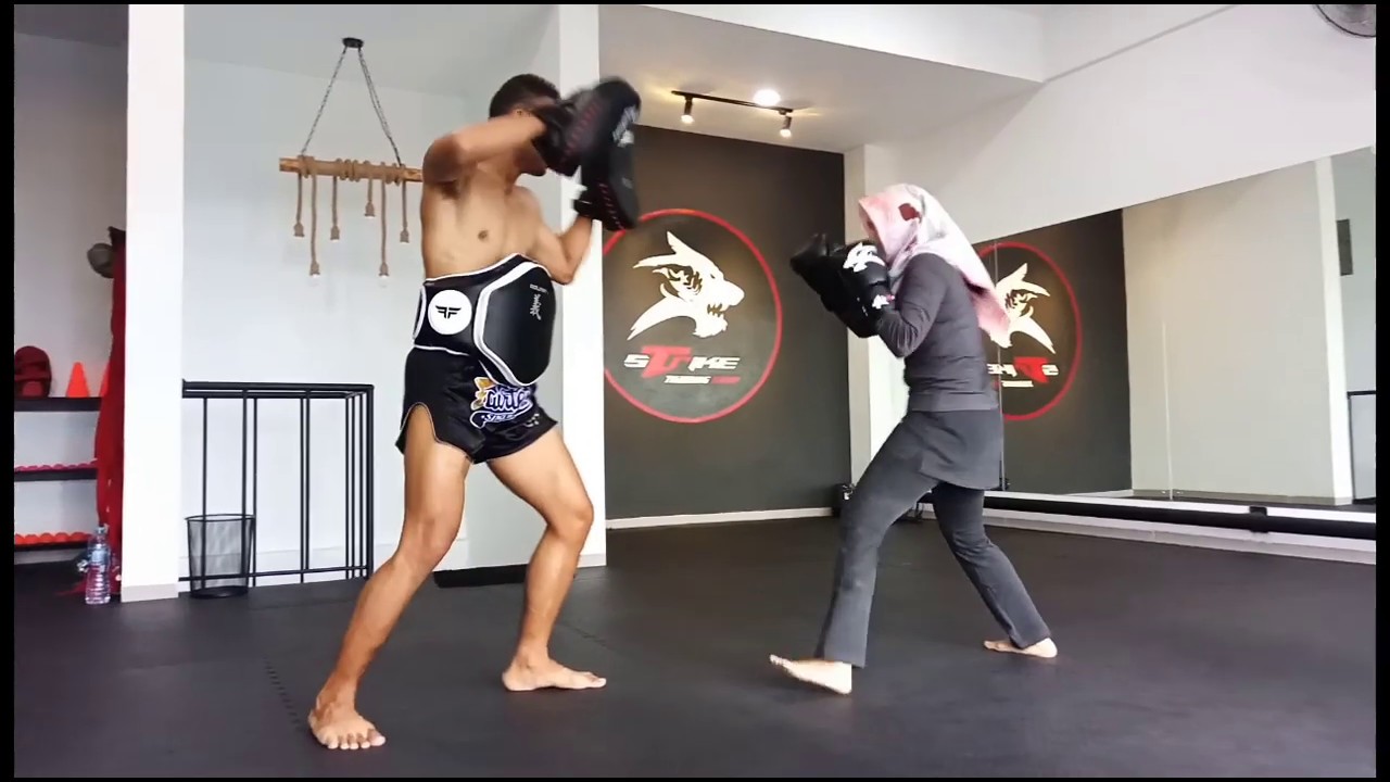 Strike Training Camp - Padwork dengan ka Vita & coach Hervie [ Muay Thai Jakarta - Bekasi ]