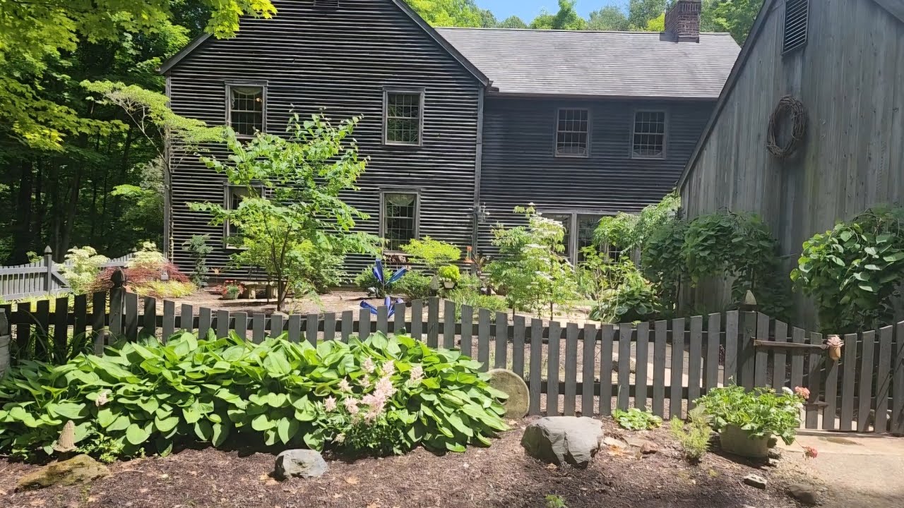 Gorgeous Saltbox Home and Garden Tour Antiques Primitives Hooked Rugs Sonny & Alice Fraizer
