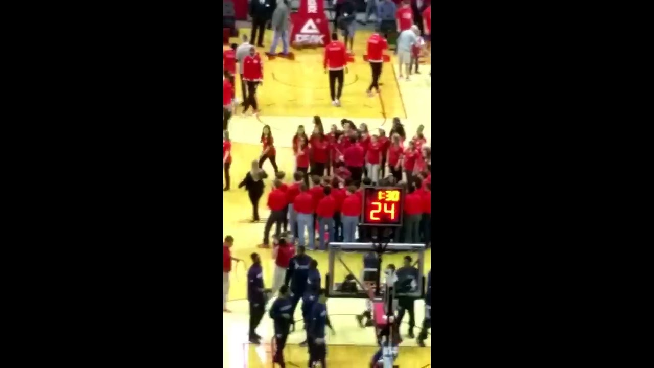 Goodson Middle School Sings National Anthem at Hou