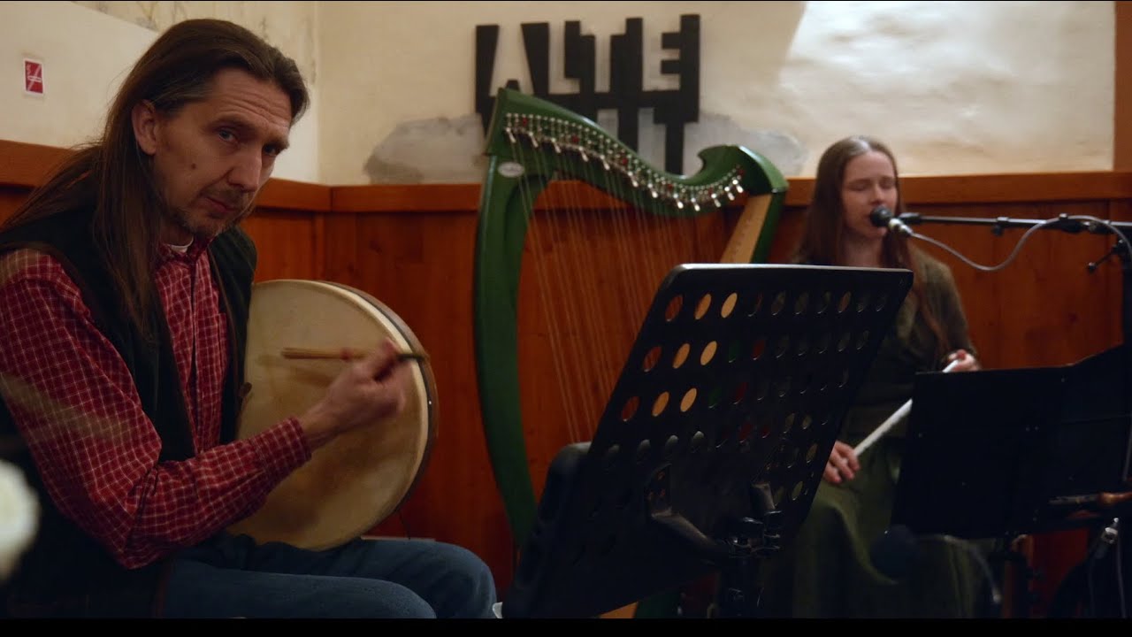King's Shilling (performed by Spinning Wheel)