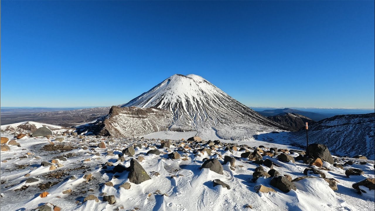 Tongariro Northern Circuit winter (EN sub)