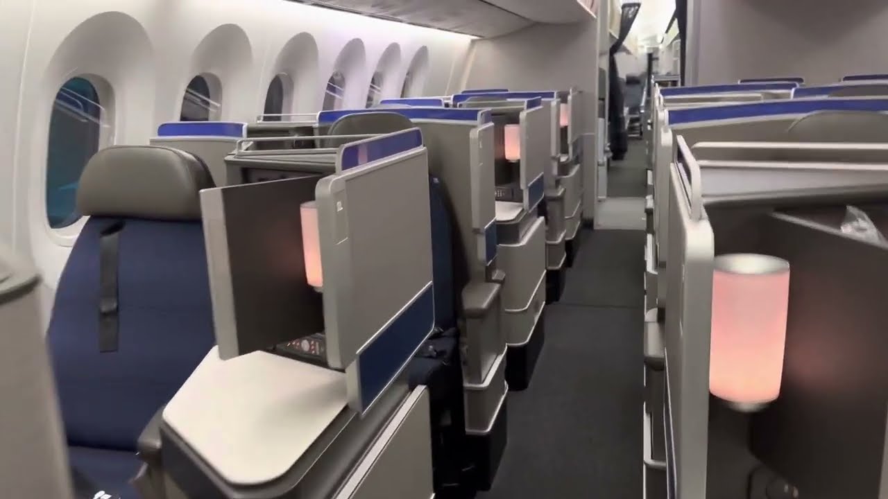 ✨United Airlines - 787 Dreamliner✨ - Polaris Suite Tour (сиденья в которых расположены рядом) @un...