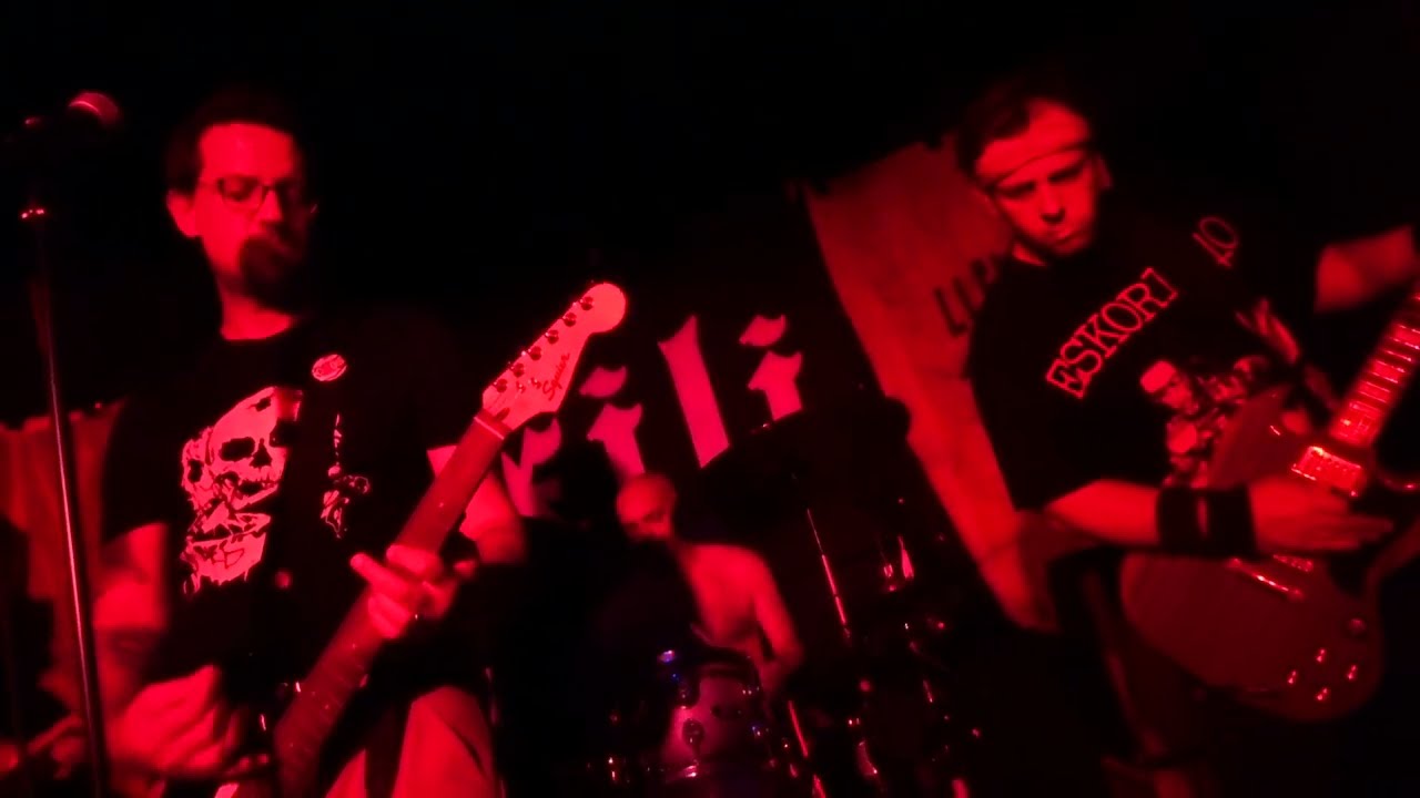 BASTARDOS DO ESPÍRITO SANTO - Parece Suicídio Em Massa Mas Chamam Isso De Capitalismo (live Vortex )