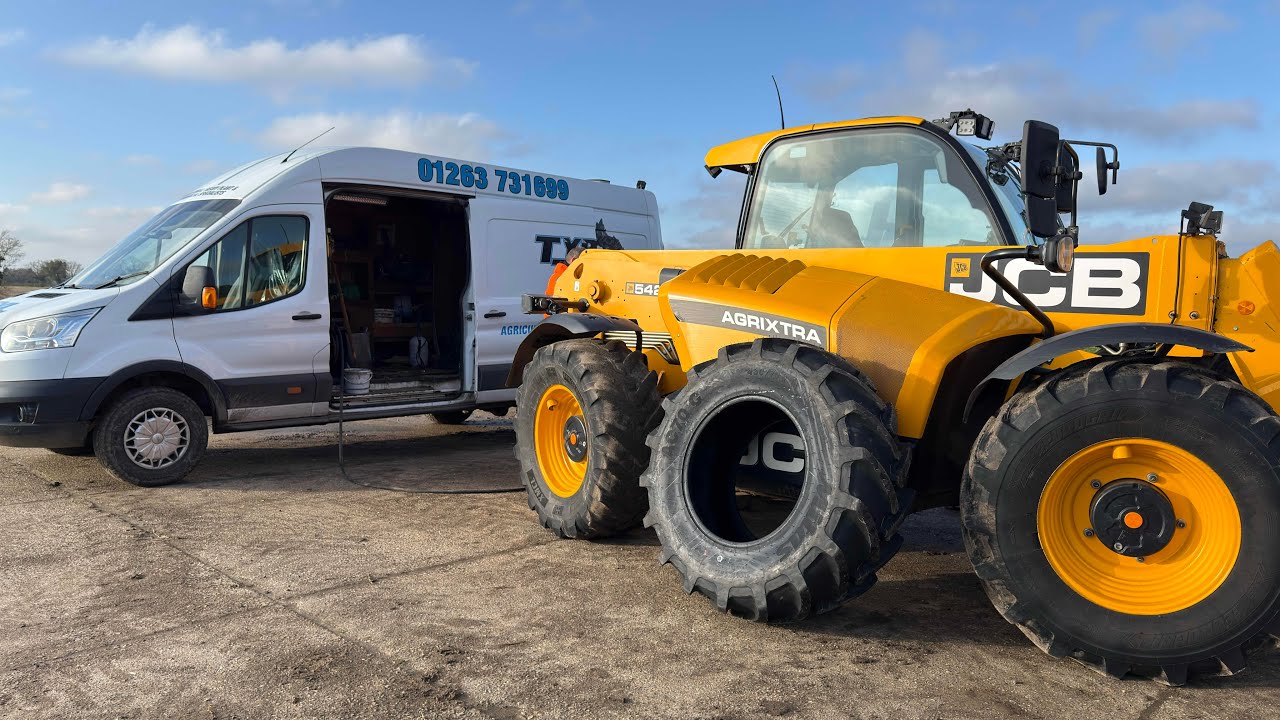 NICK FITS NEW TYRES ON THE JCB. 