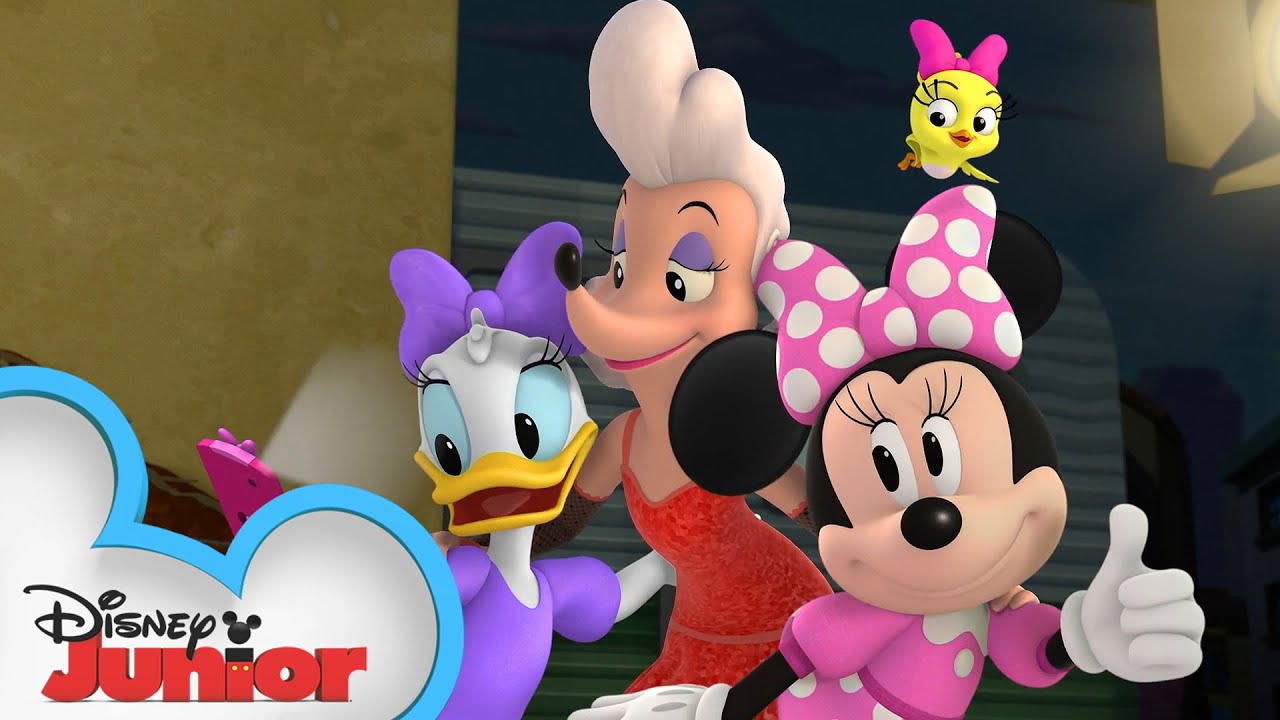 The Happy Helpers Make a Movie 🎥 | Mickey Mornings | Mickey Mouse Roadster Racers | @disneyjr