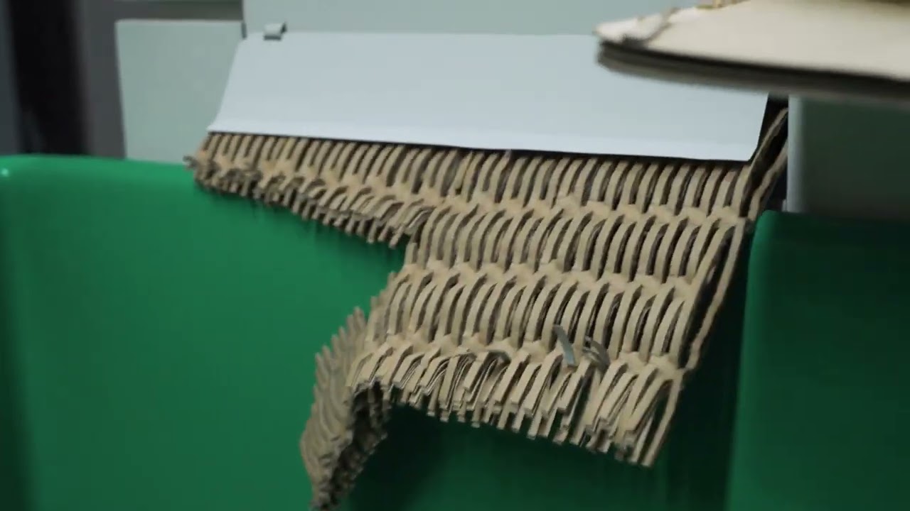 Cardboard Shredder to Recycle Cardboard for Packaging
