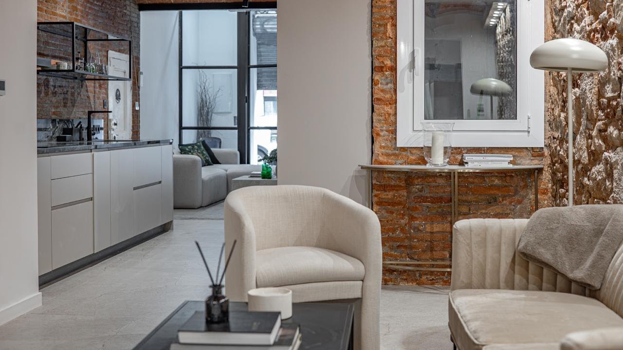 Exclusiva vivienda de diseño de tres plantas en el Eixample