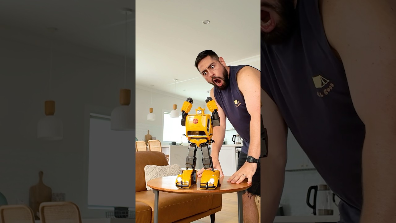 Unboxing The Worlds First Fully Automatic Transforming Bumblebee Robot @RobosenOfficial #robosen