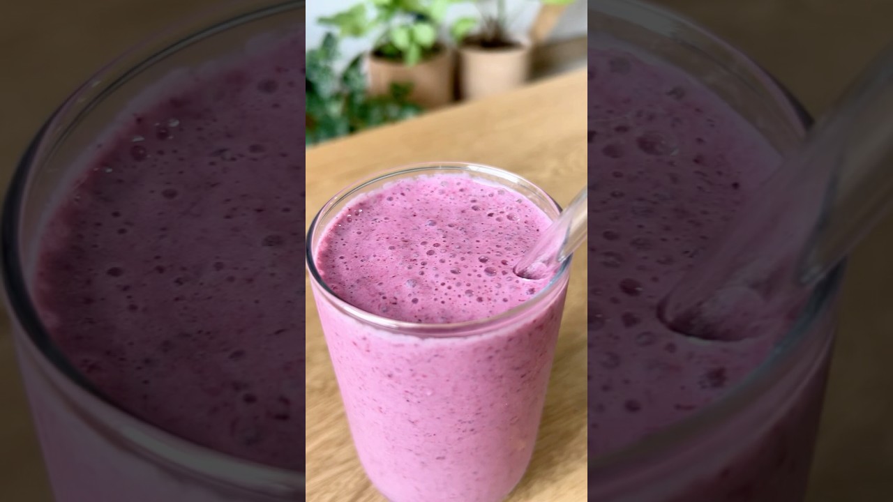 Smoothie de Frutos Rojos en 1 Minuto | Refrescante y Delicioso #licuado #frappe #batido