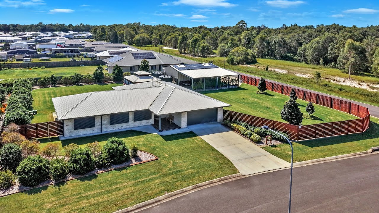 19 Periwinkle Cr, Toogoom, Qld