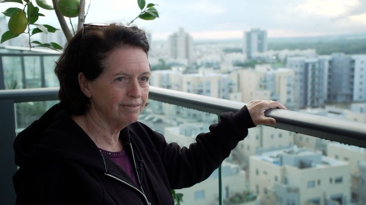 בהתרגשות גדולה ובדגלי ישראל: קבלת הפנים החמה למפונים בקריית גת