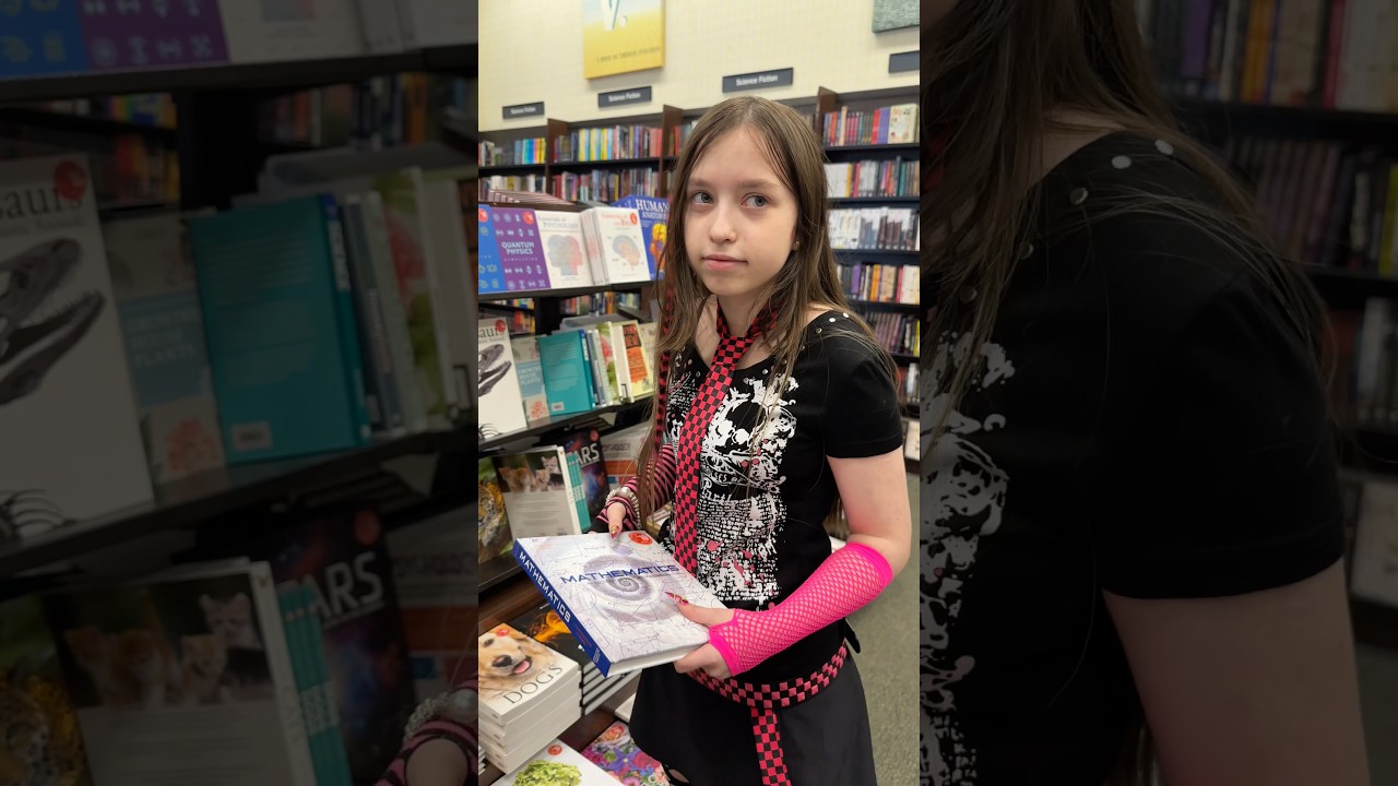 Пришли в книжный магазин и купили Саше книги #переездвсша #жизньвамерике #книги