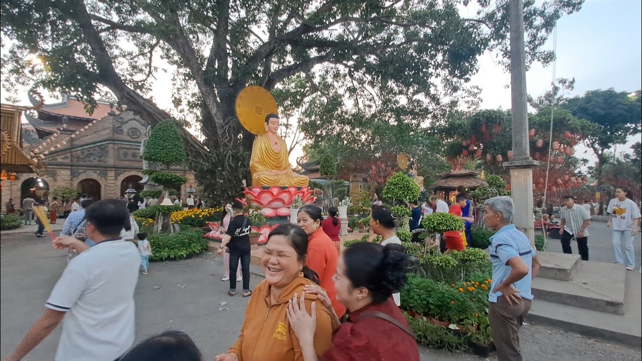 Rằm tháng Giêng chùa Gò kén rất đẹp