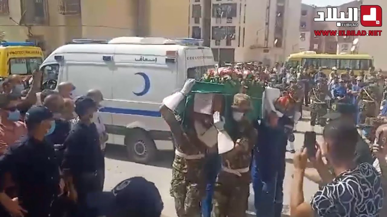 لحظة وصول جثمان شهيد الواجب 