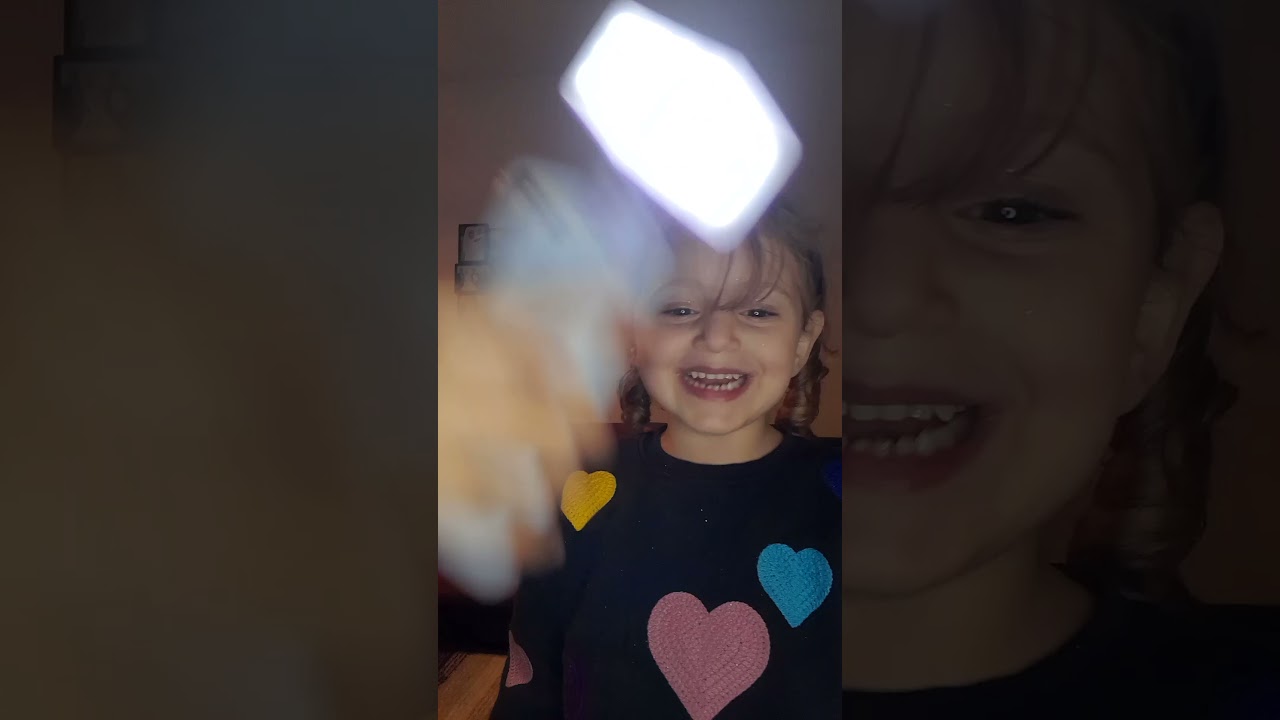 #Petit papa Noël ايلين تغني