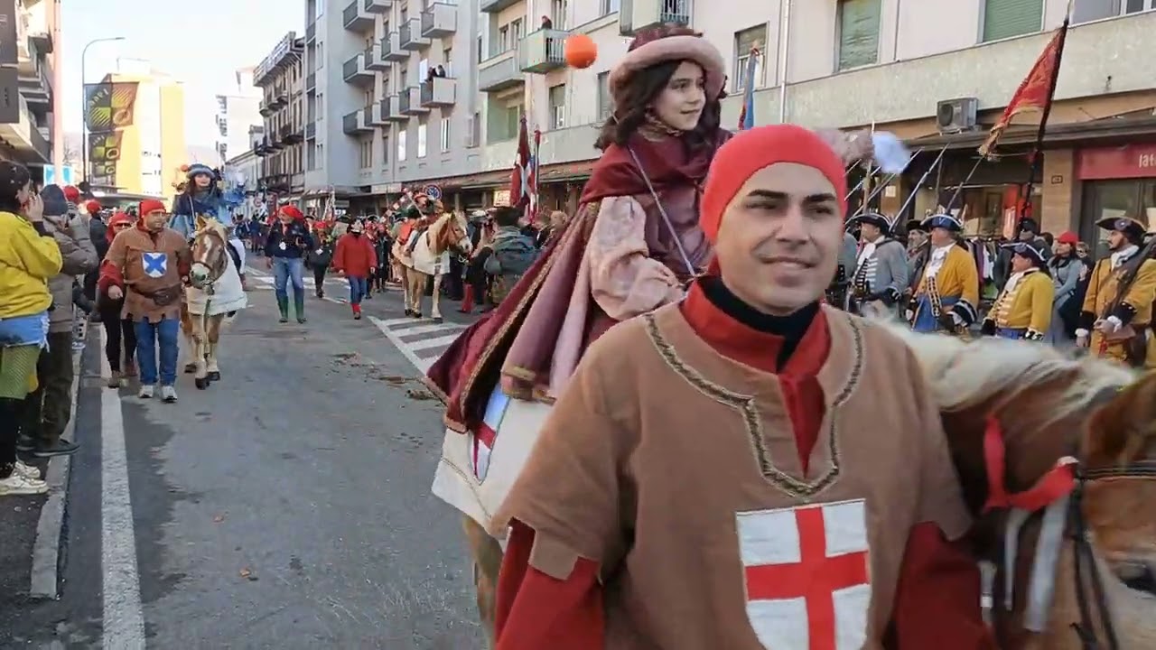 Storico Carnevale di Ivrea 2024 sfilata domenica